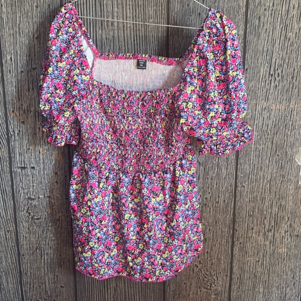 adorable for spring! shein size Oxl floral top